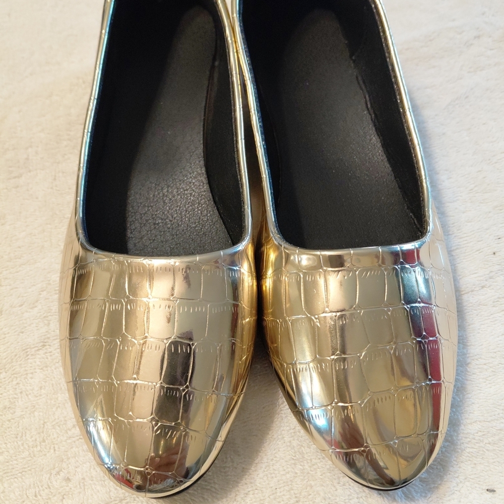 Gold Crocodile Pattern Women's Flats 8